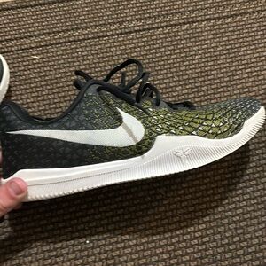 Men’s size 10.5 Kobe basketball shoes.